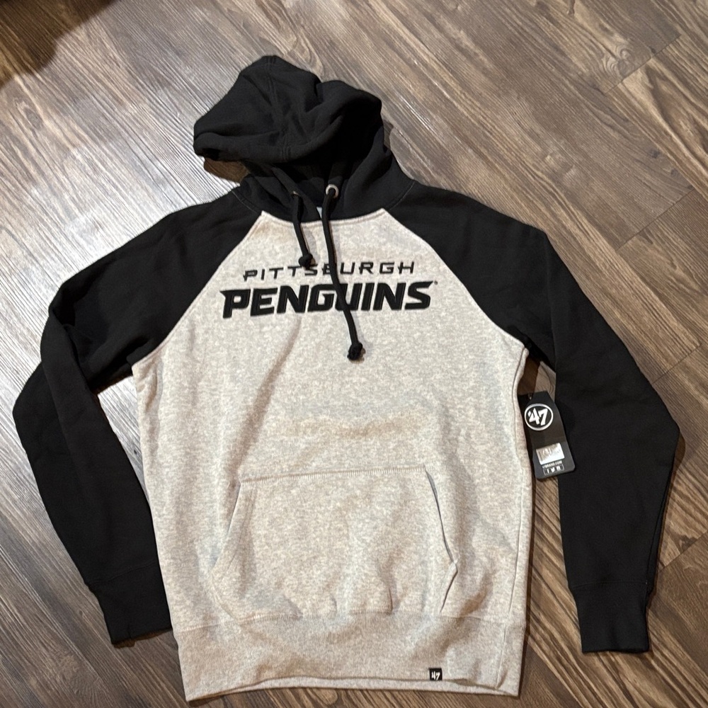 NWT Pittsburgh Penguins raglan hoodie